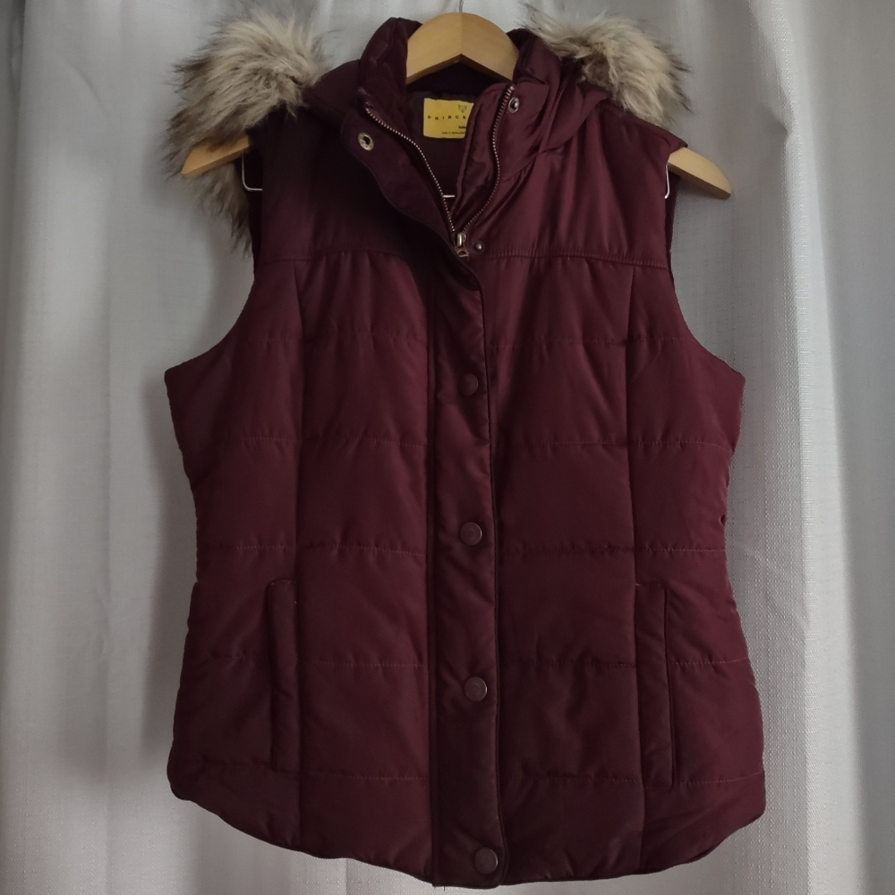 Prince & Fox burgundy puffer vest Med.